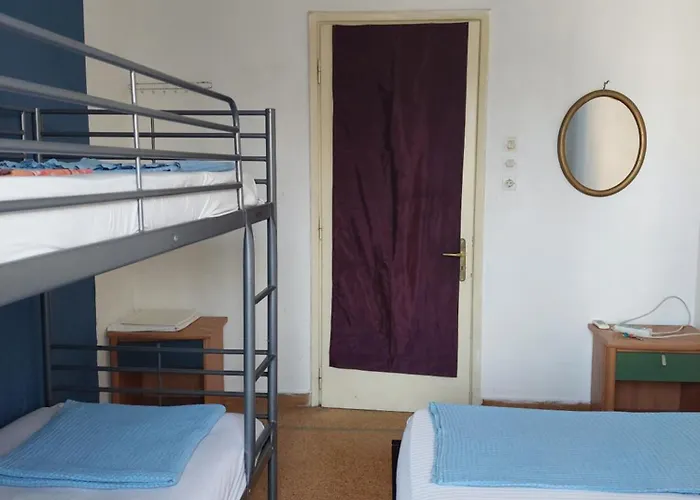 Shared Rooms Lepeniotu Near Acropolis &Monastiraki